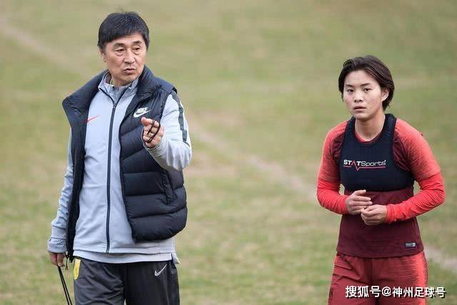 梅西计划同时拥有两家俱乐部，但需放弃一方权利